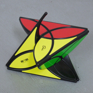 CloverPyraminx_en-.JPG