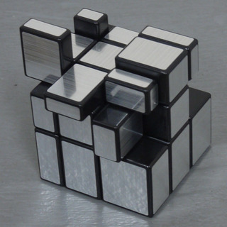 Mirr3aMidE1.JPG